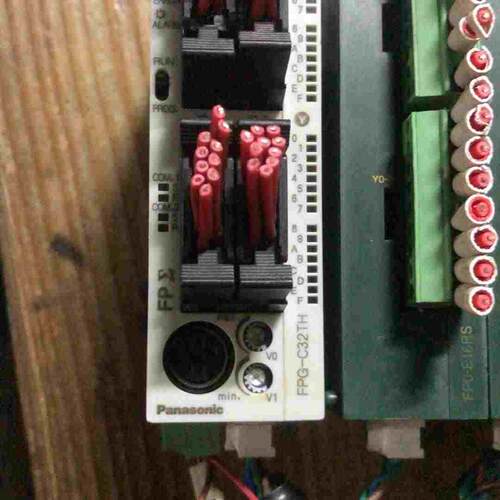 FPG-C32TH、扩展FP0R-E16RS（3片），原
