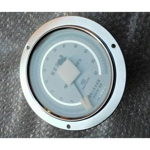 轴向带边精密压力表 度0.25级 表盘直径150mm 压力0～60mpa