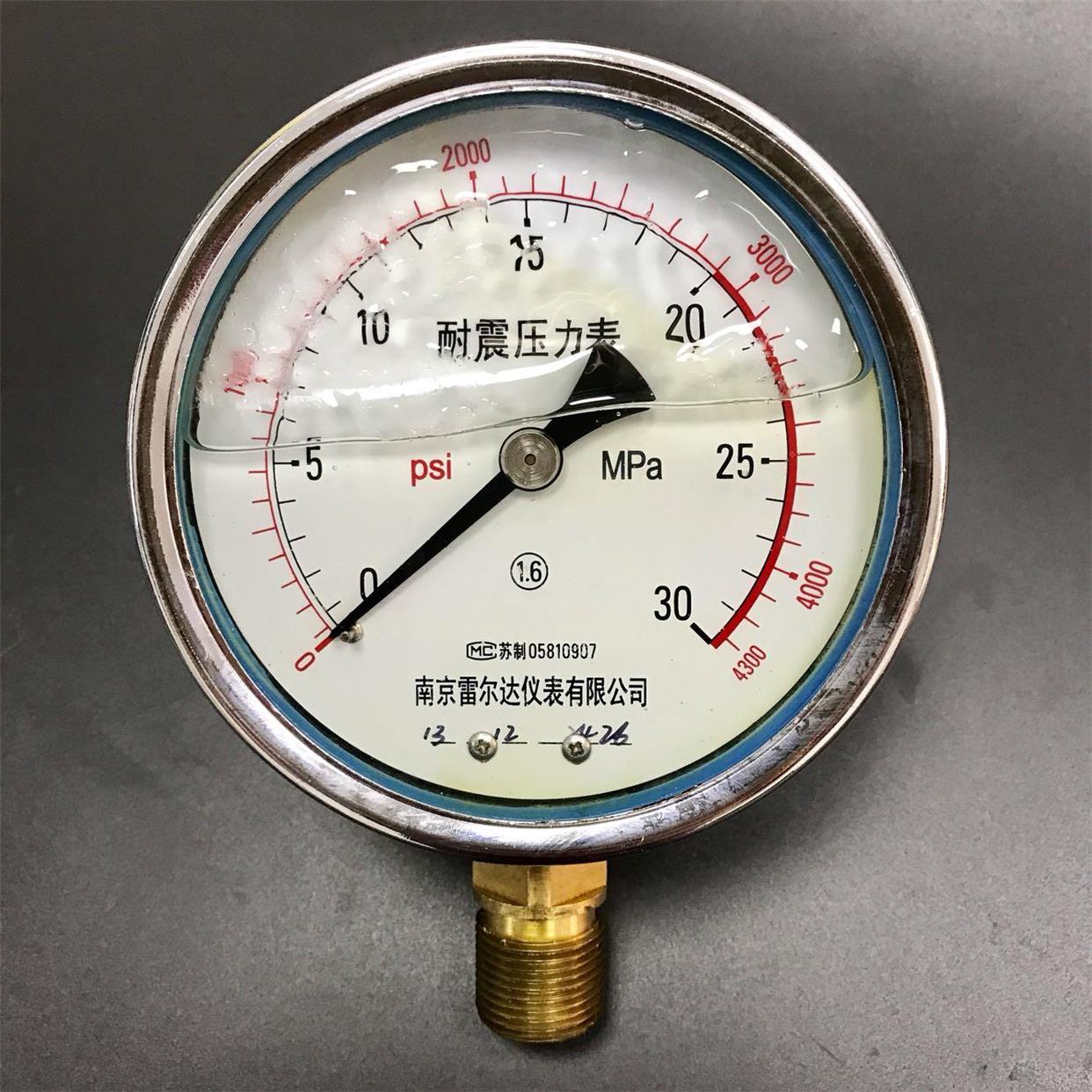 耐震压力表 直径100mm 压力 4300psi 30mpa 螺纹m20x1.5 径向