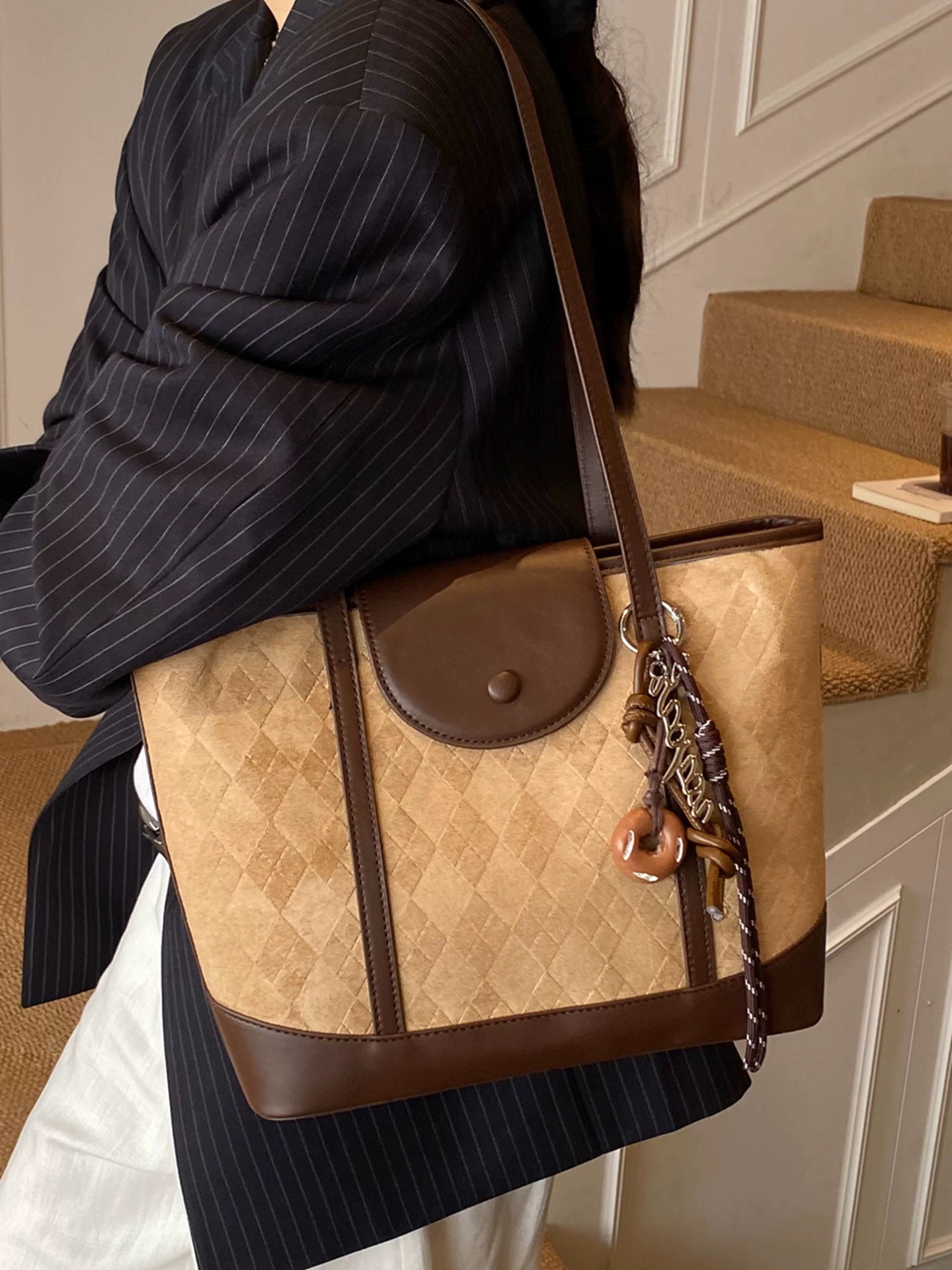 梵花女包2025冬季新款时尚洋气百搭高级气质通勤大容量单肩托特包