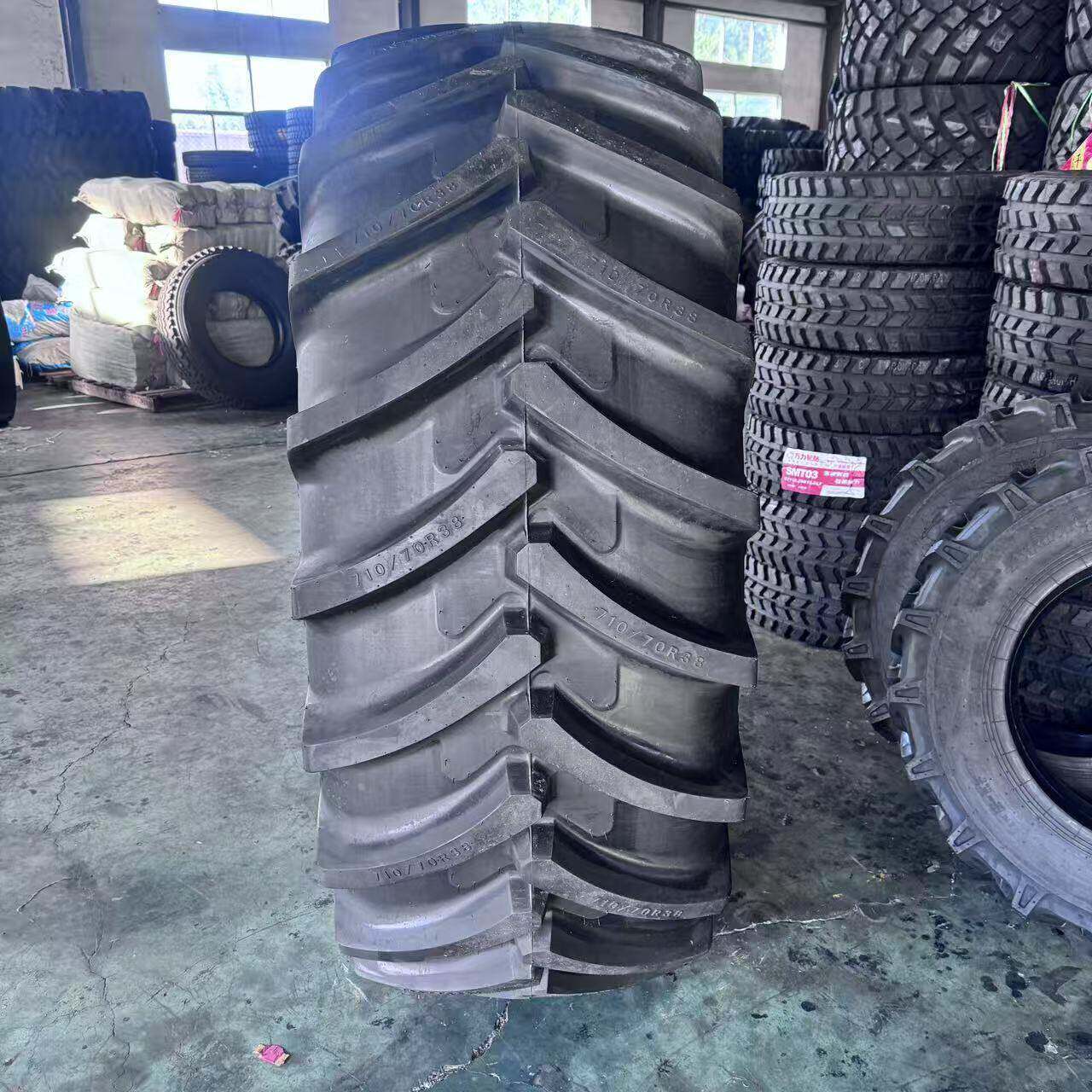 大马力农用子午线轮胎710/70r38玉米收割机克拉斯青储机轮胎