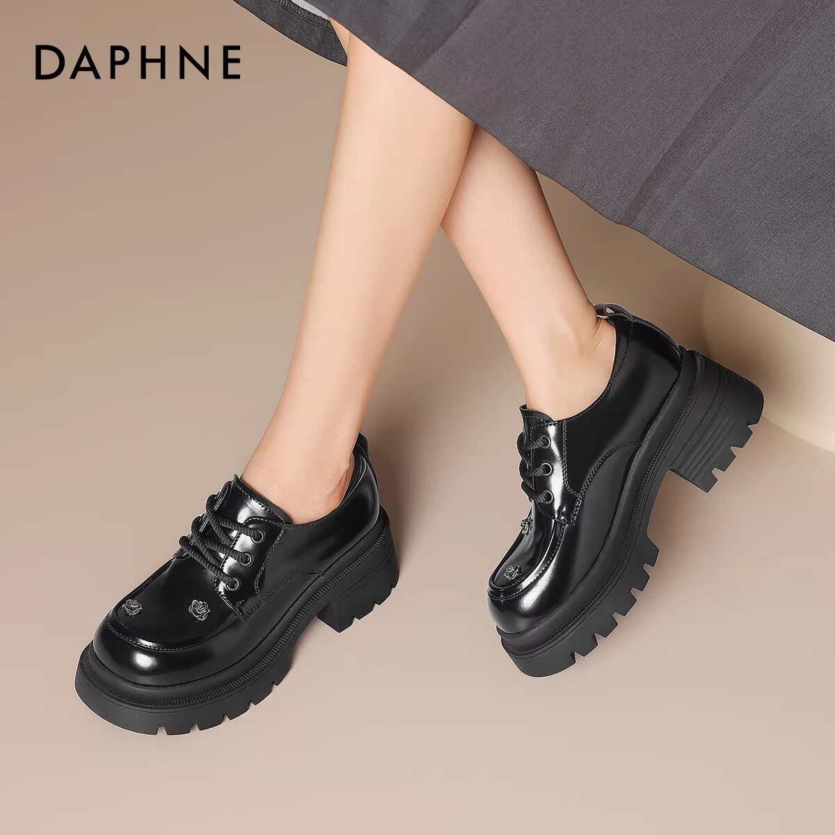 达芙妮女时尚单鞋春秋新款气质百搭乐福鞋休闲鞋玛丽珍鞋女工作鞋