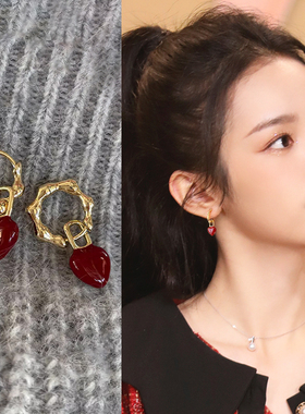 红色爱心吊坠耳钉新款爆款高级新年耳环喜庆小巧气质耳扣秋冬耳饰