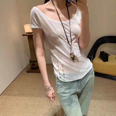 甜辣纯欲破洞设计收腰上衣T恤