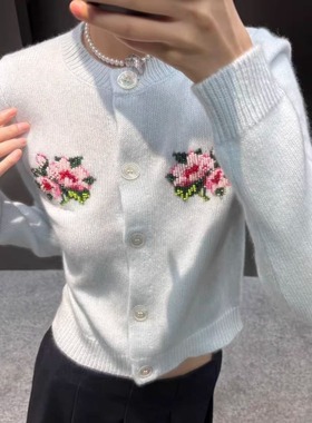 TE shushu秋日慵懒氛围感花朵装饰针织上衣刺绣钉珠单排扣毛衣女