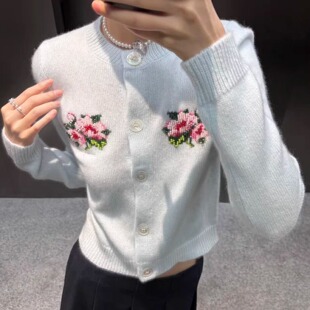 TE shushu秋日慵懒氛围感花朵装饰针织上衣刺绣钉珠单排扣毛衣女