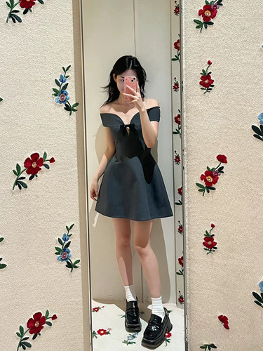 SHUSHU法式小众设计纯欲连衣裙