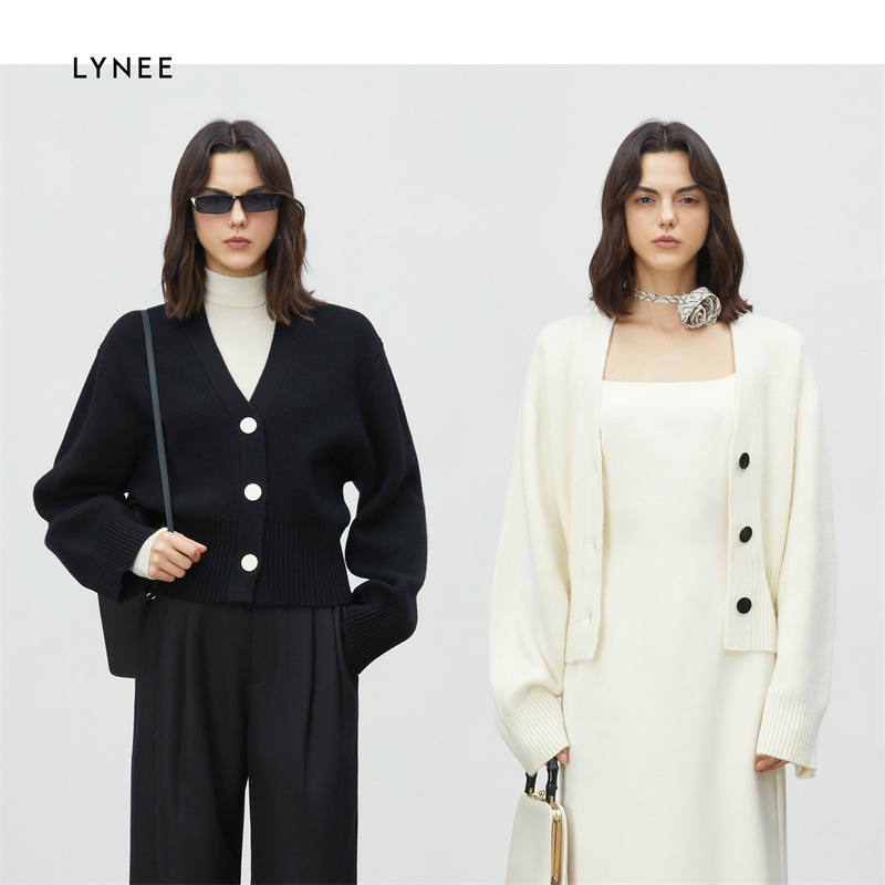 LYNEE撞色扣V领开衫针织上衣