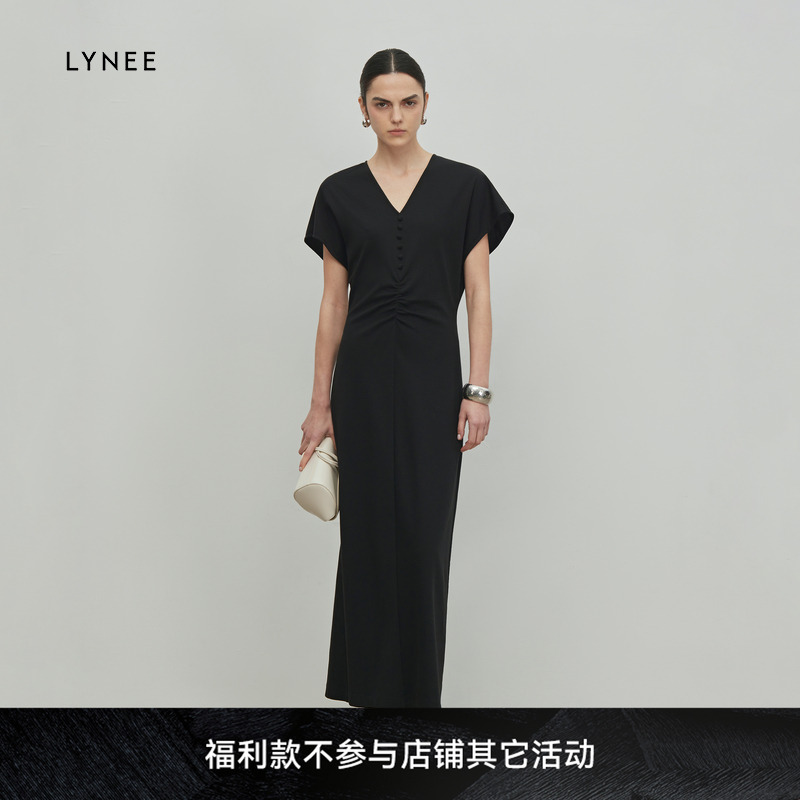 LYNEE 三醋酸V领收腰饰扣连衣裙