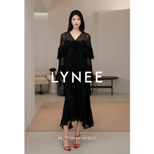 LYNEE薄纱皱褶连衣裙