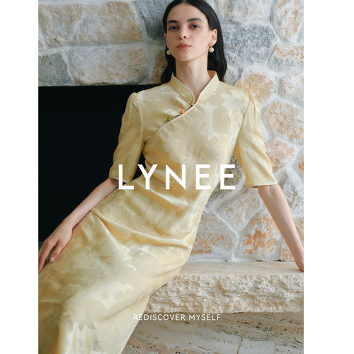 LYNEExTORIL提花中袖旗袍裙