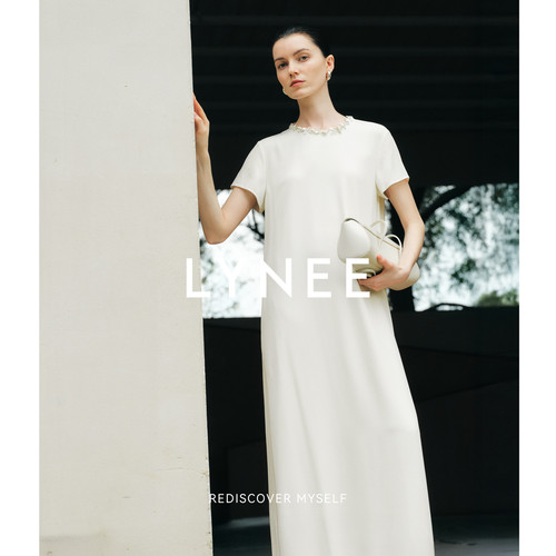LYNEE博主同款/重工钉珠短袖醋酸连衣裙女2026夏新款简约优雅长裙