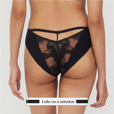 Lulu on a mission 【绅仕】性感镂空列维斯蕾丝拼接中腰三角裤薄
