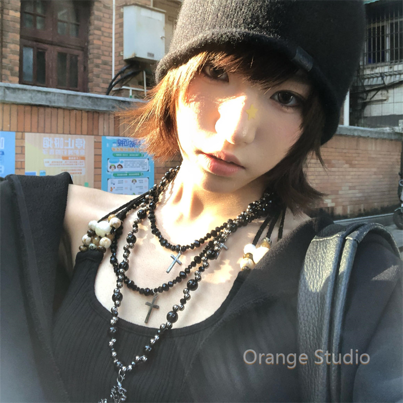 哥特风黑色串珠十字架项链