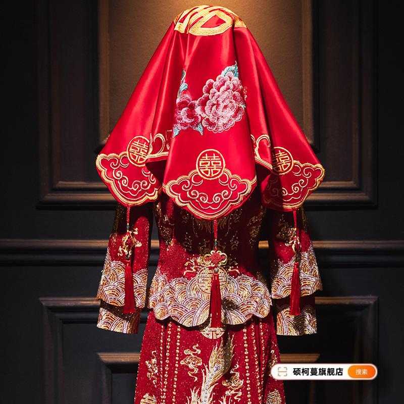 红盖头新娘中式秀禾服复古红色图片