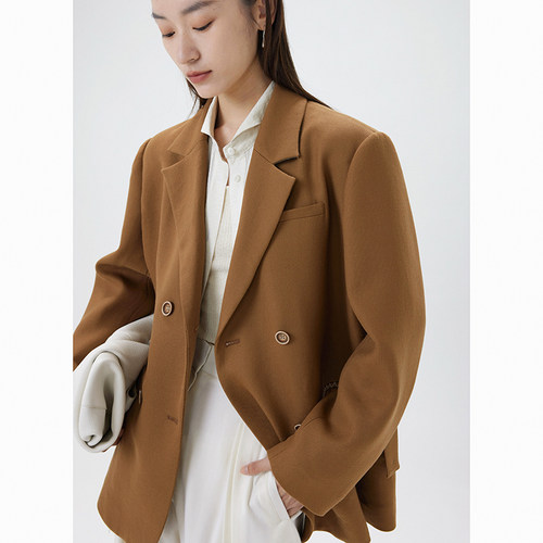 高定工艺收腰阔型西服外套