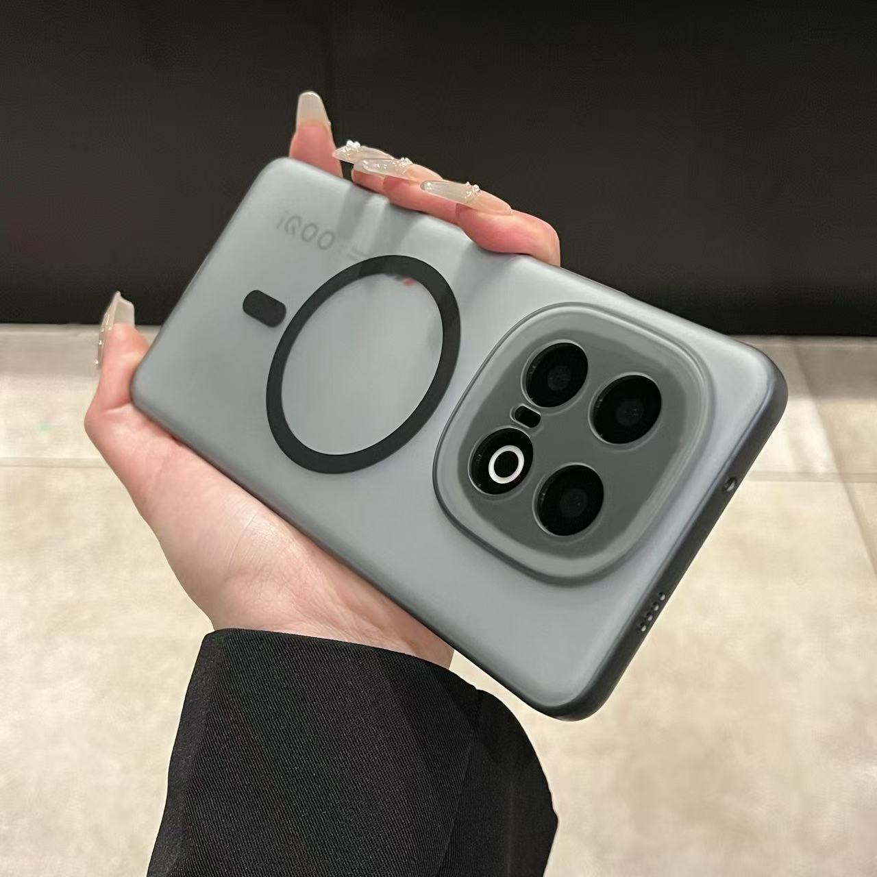 iqoo15冰雾透明磨砂磁吸简约硬壳