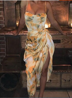 in新款2020春季网红款气质印花吊带连衣裙不规则长裙抓皱显瘦裙