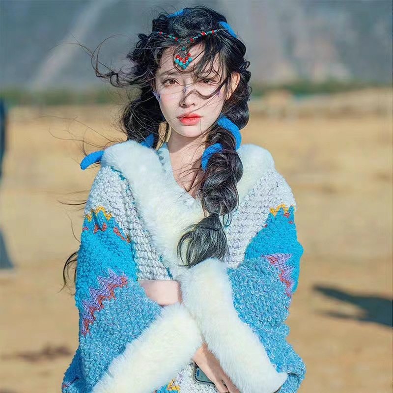 民族风披肩毛领吊球旅游