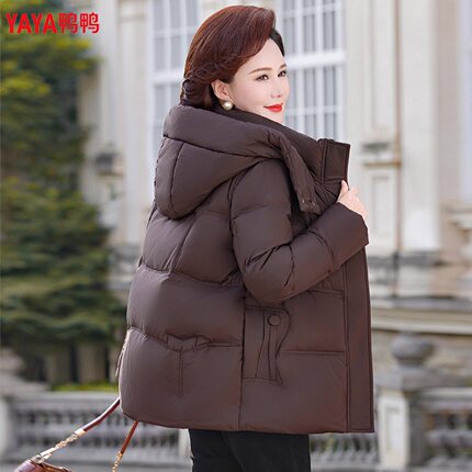 鸭鸭中老年羽绒服女短款2025新款中年妈妈洋气加厚防寒服冬装外套