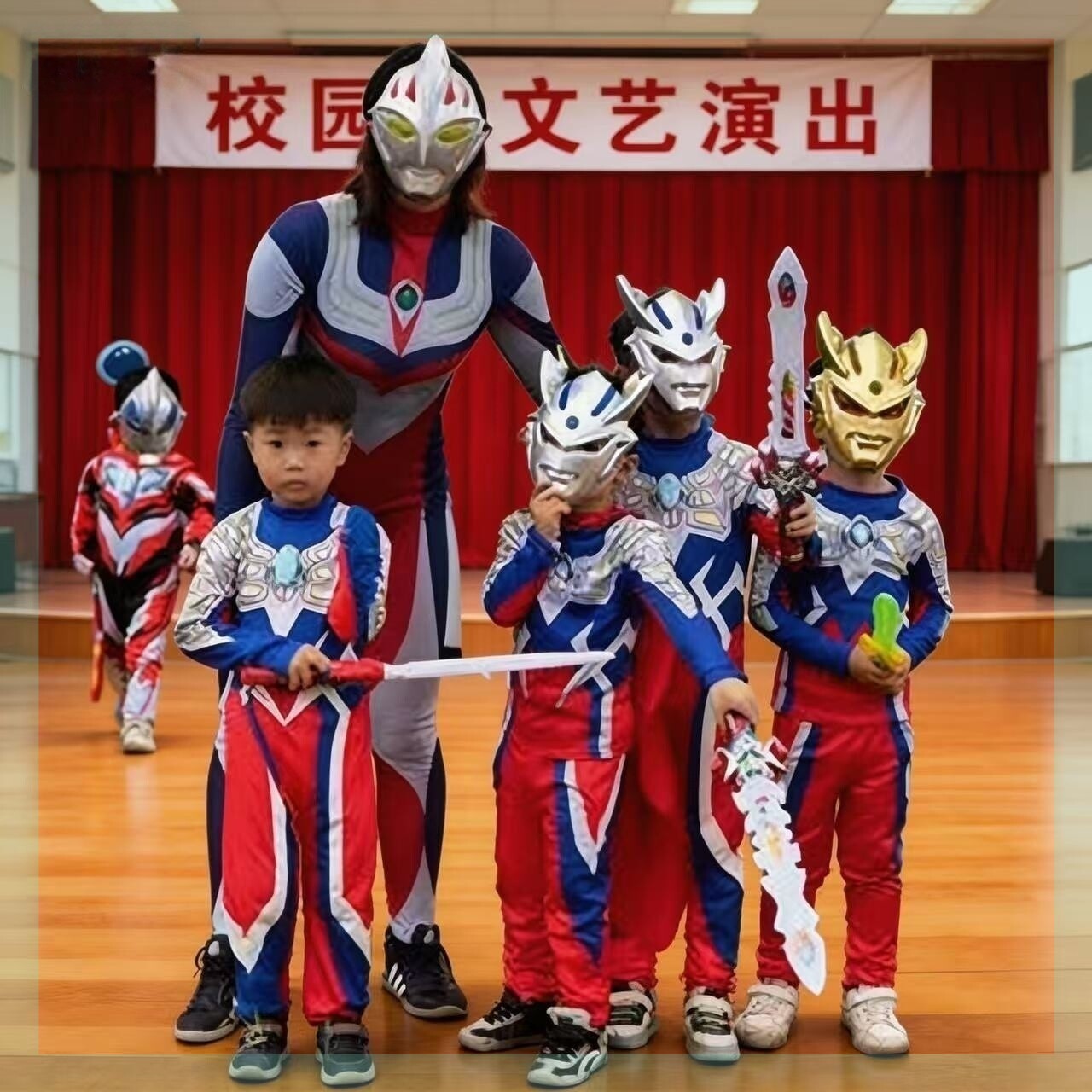 幼儿园演出服装赛罗奥特曼衣服男女童cos服春秋季儿童发光连体衣