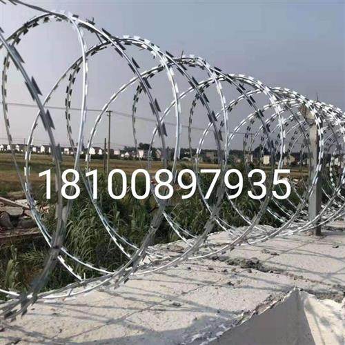 昆明刀片刺绳围墙防爬刺带刺防盗铁丝网钢丝防盗刺铁蒺藜滚笼镀锌
