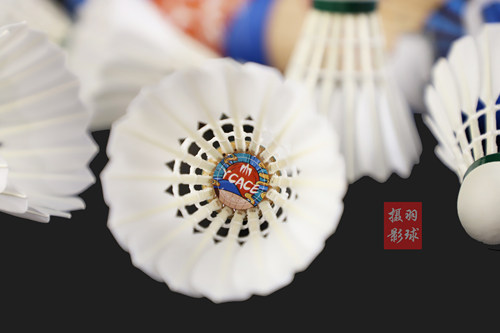 鸿箭全软木鹅毛球高端比赛球