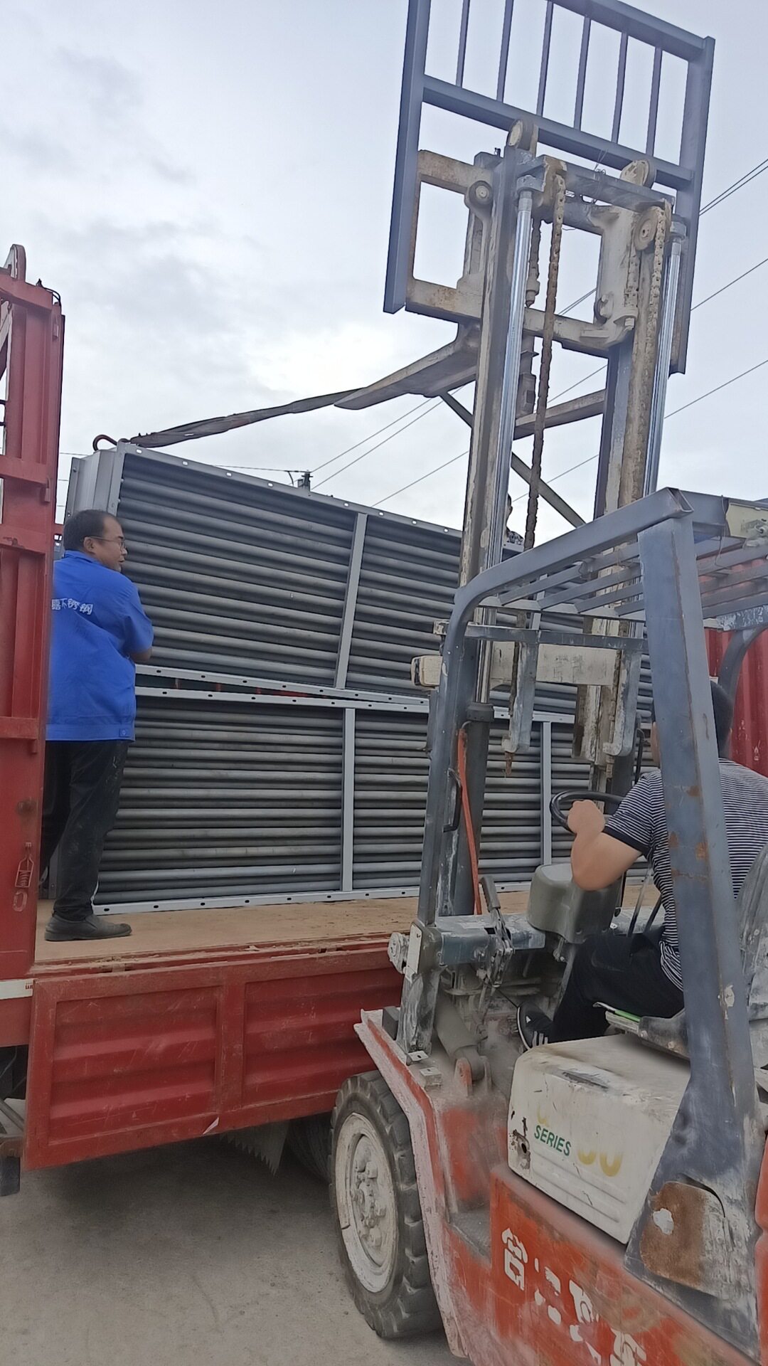 工业烘干房适用蒸汽翅片散热器