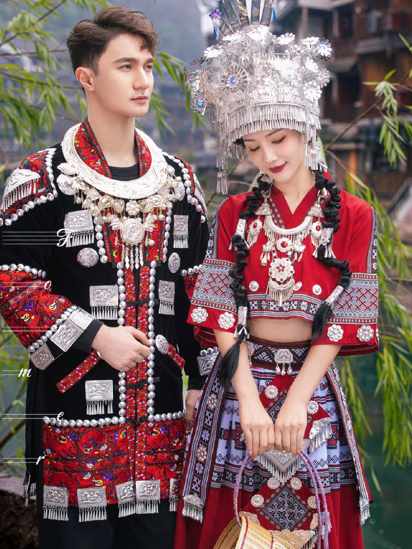 苗族情侣刺绣服装套装盛装男女士服饰苗寨旅拍摄影写真舞台演出服