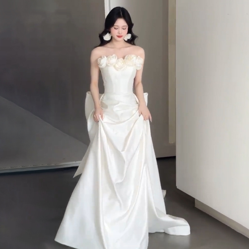 日本品质法式高级质感抹胸缎面鱼尾轻婚纱新娘2025新款小个子出门
