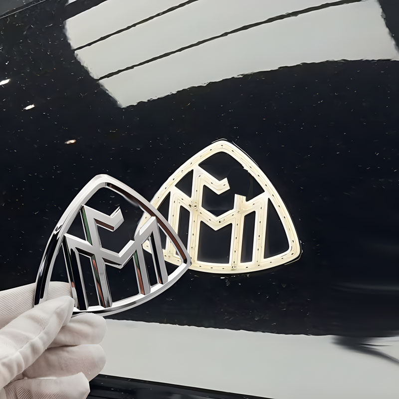 奔驰改装迈巴赫带灯侧标GLS480/GLS580/GL680/S480/S580/S680车标