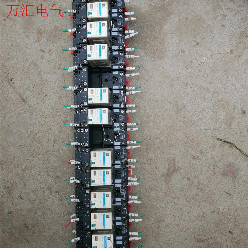 施耐德插拔式中间续电器,RXM2AB2BD  24VDC。带(议价)