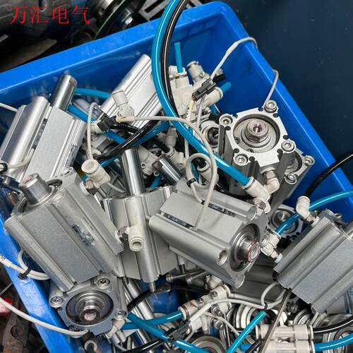拆机二手SMC气缸CQ2A32-30DDZ,成色新,出,(议价)