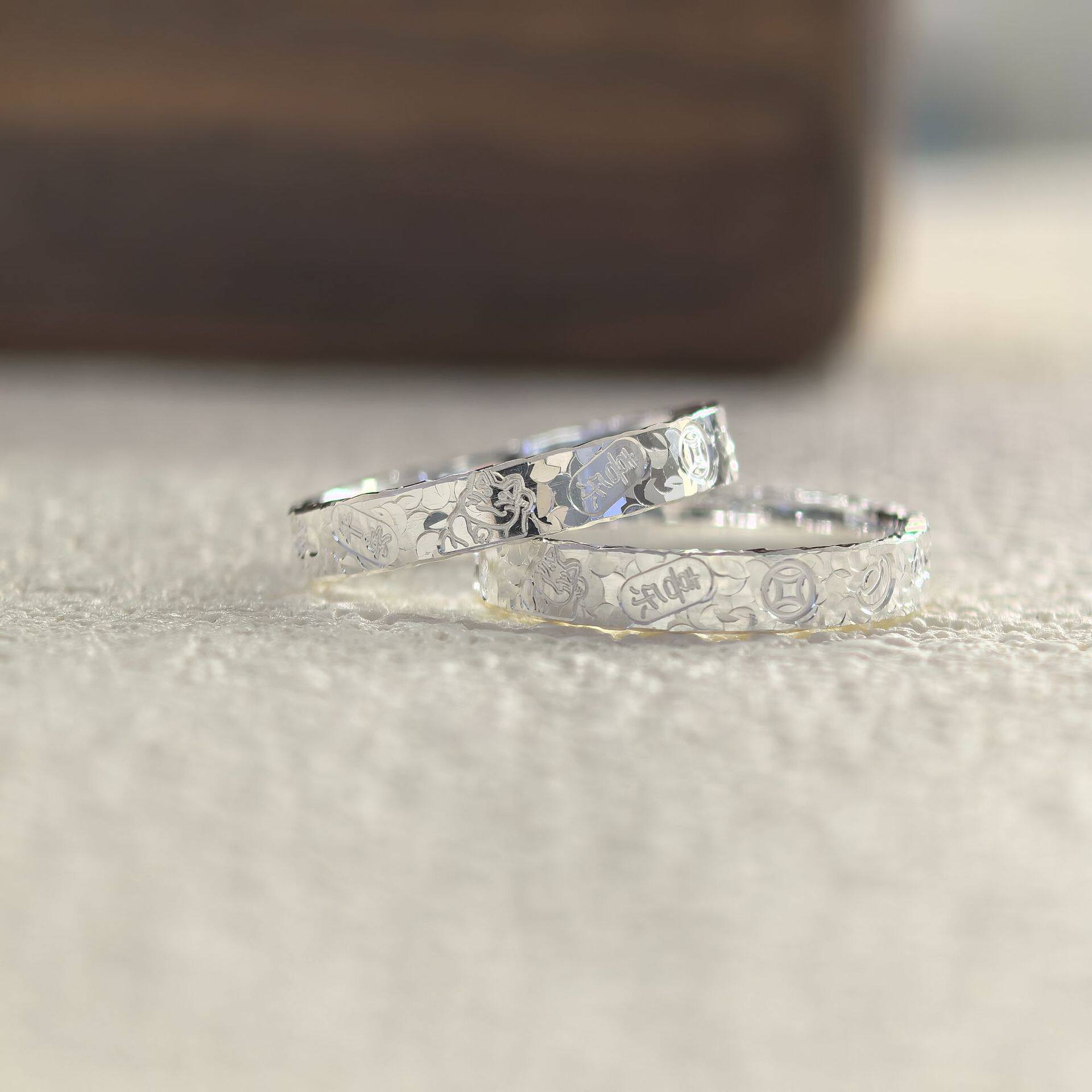 足银999纯银戒指招财猫纳福吉言超闪碎冰冰闭口戒指情侣款戒刻字