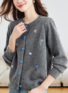 MONLOUVE红色圆领刺绣针织开衫女2025新款春秋外搭绣花上衣宽松薄