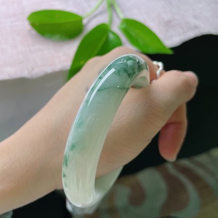 5758正圈天然缅甸a货糯种牛奶白底绿飘花翡翠玉手镯正品旗舰店女