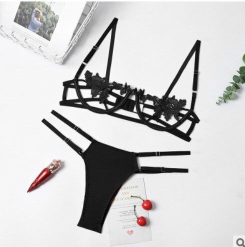 Wrapped breast sexy lingerie set 镂空带钢圈裹胸内衣套装