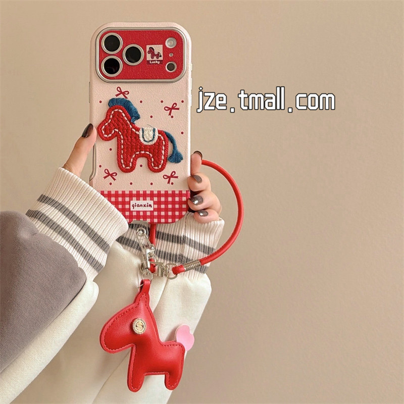 jze 新年可爱立体红刺绣小马适用苹果17ProMax手机壳iphone15新款16pro女13仿皮15pro手提绳14全包防摔保护套