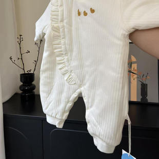 婴儿连体衣冬季 宝宝150克夹棉棉服女童可爱花边哈衣加厚保暖爬服
