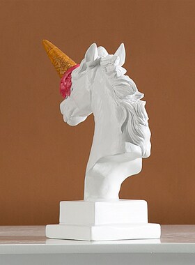 欧式现代热品冰淇淋砸马头雕塑简约卧室客厅玄关桌面装饰摆件