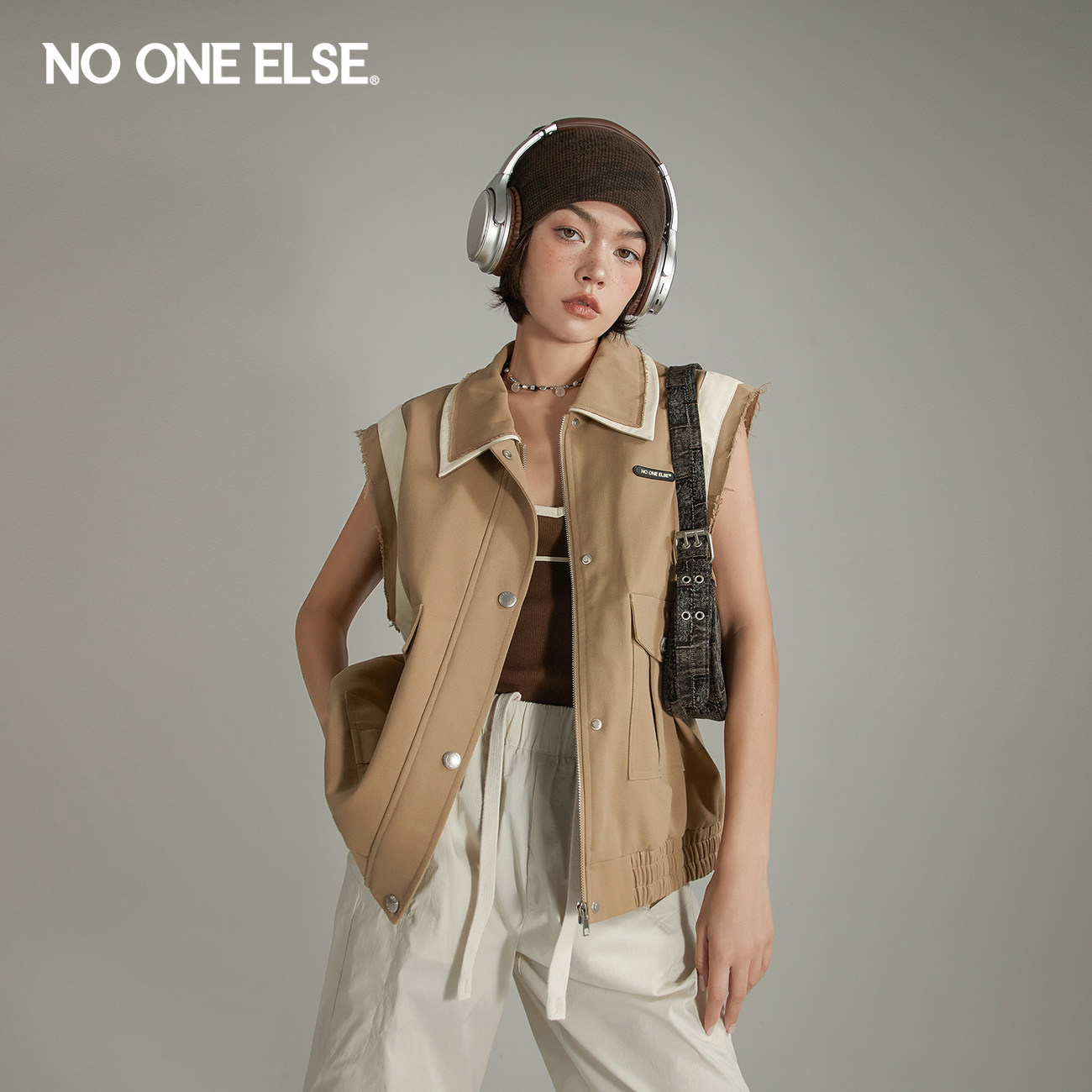 NO ONE ELSE撞色拼接无袖马甲女2026年春秋新款外穿毛边拉链马夹