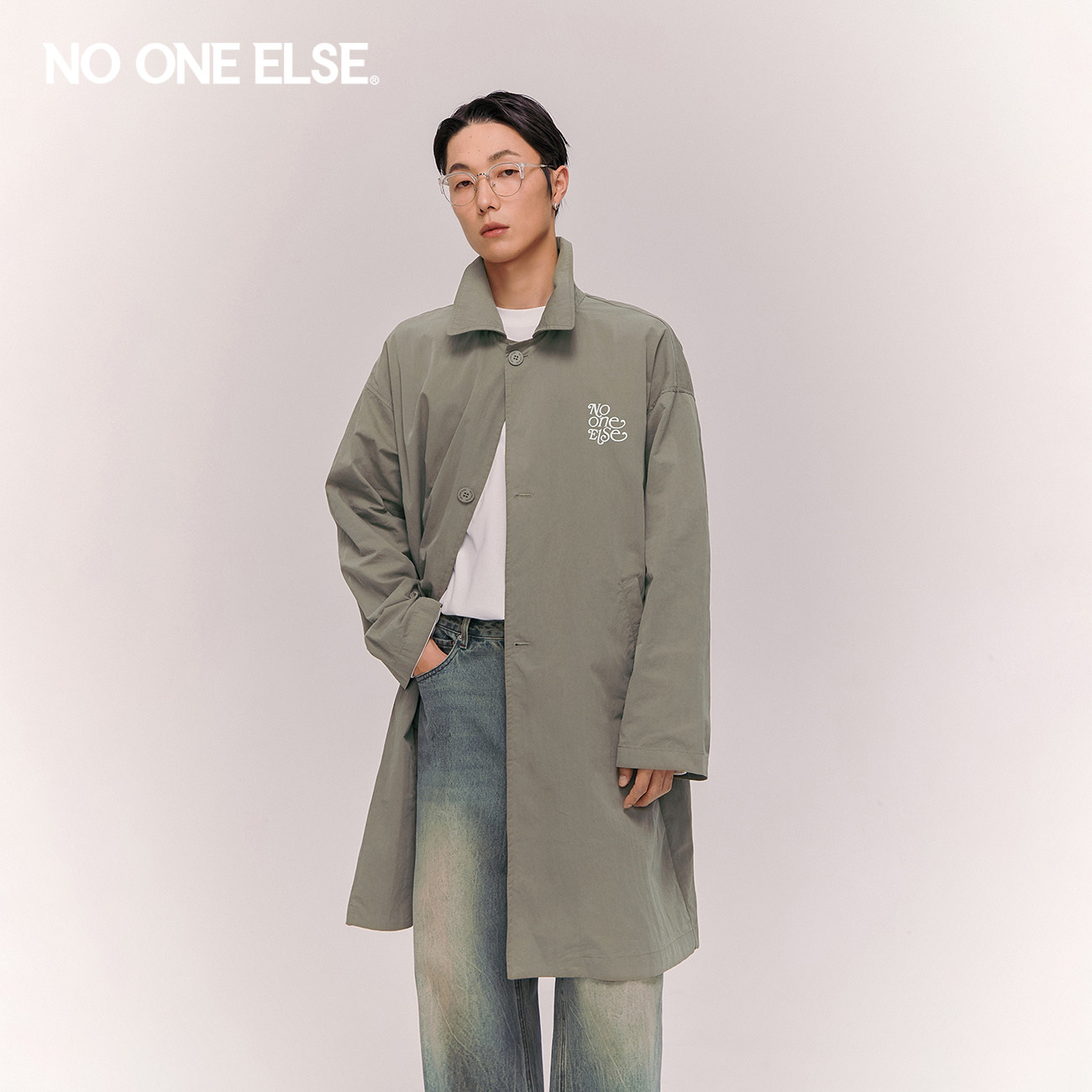 NO ONE ELSE字母印花翻领风衣男女2026春秋新款复古纯色长款外套