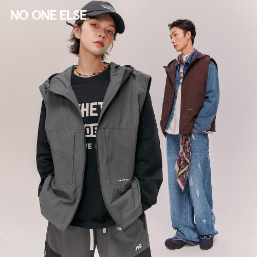 NOONEELSE字母印花连帽马甲