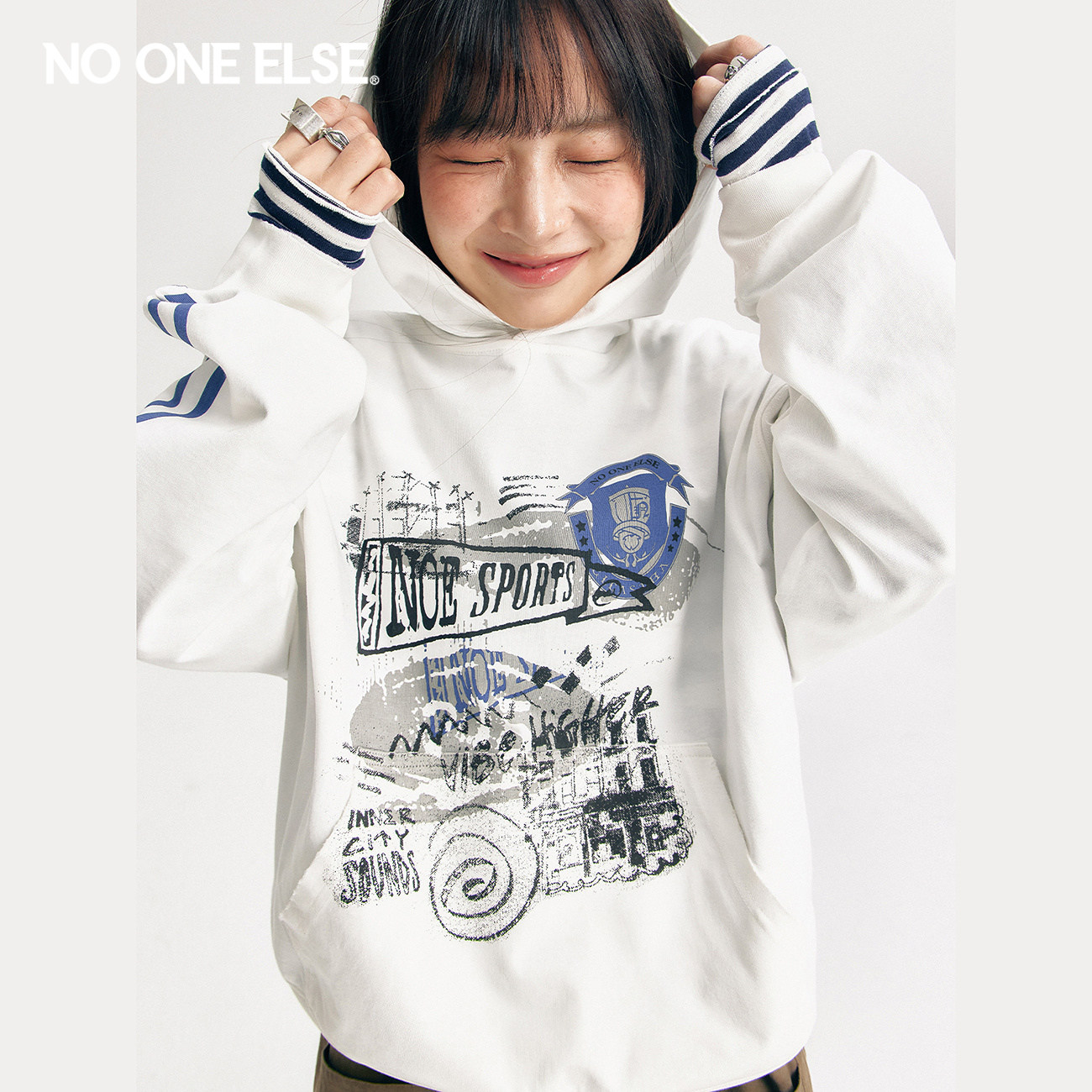 NO ONE ELSE字母连帽T恤女士2026夏季新款印花袋鼠兜套头长袖上衣