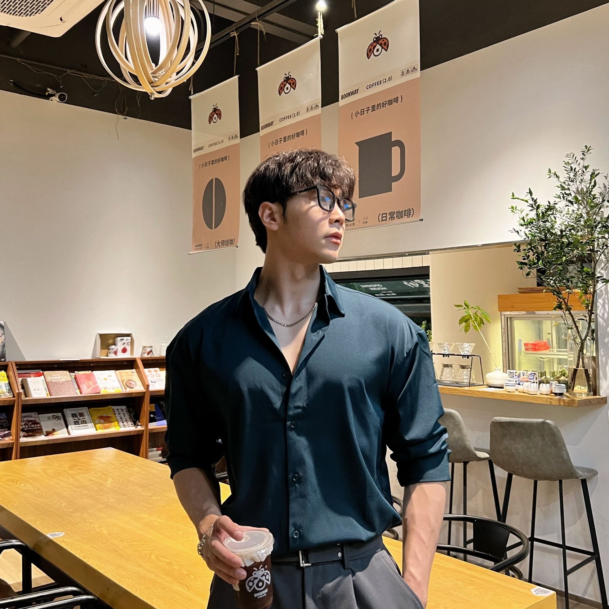 HZ韩版夏季轻熟落肩薄款宽松纯色男生痞帅百搭垂感设计感长袖衬衫