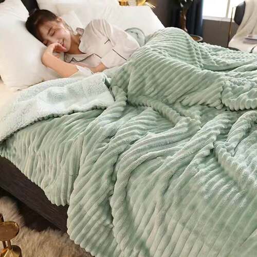 加厚双层羊羔绒毛毯被子 good thick warm winter blanket quilt