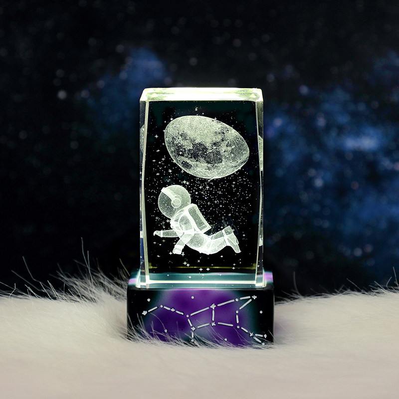 遨游星空发光水晶玻璃方柱小夜灯摆件生日礼物送男生女生实用高级