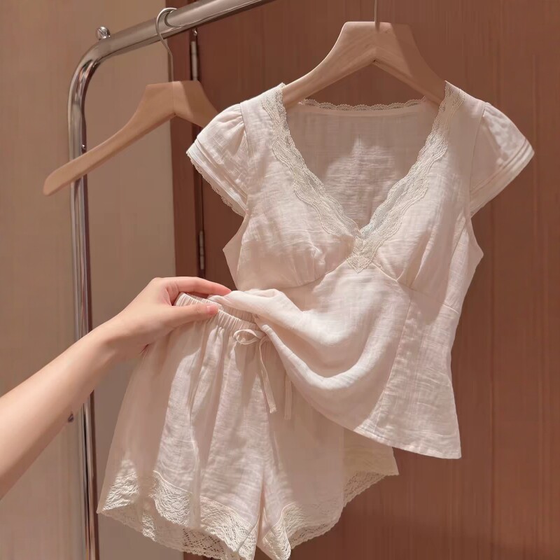 法式公主风蕾丝边v领睡衣女夏季短袖短裤带胸垫家居服套装可外穿