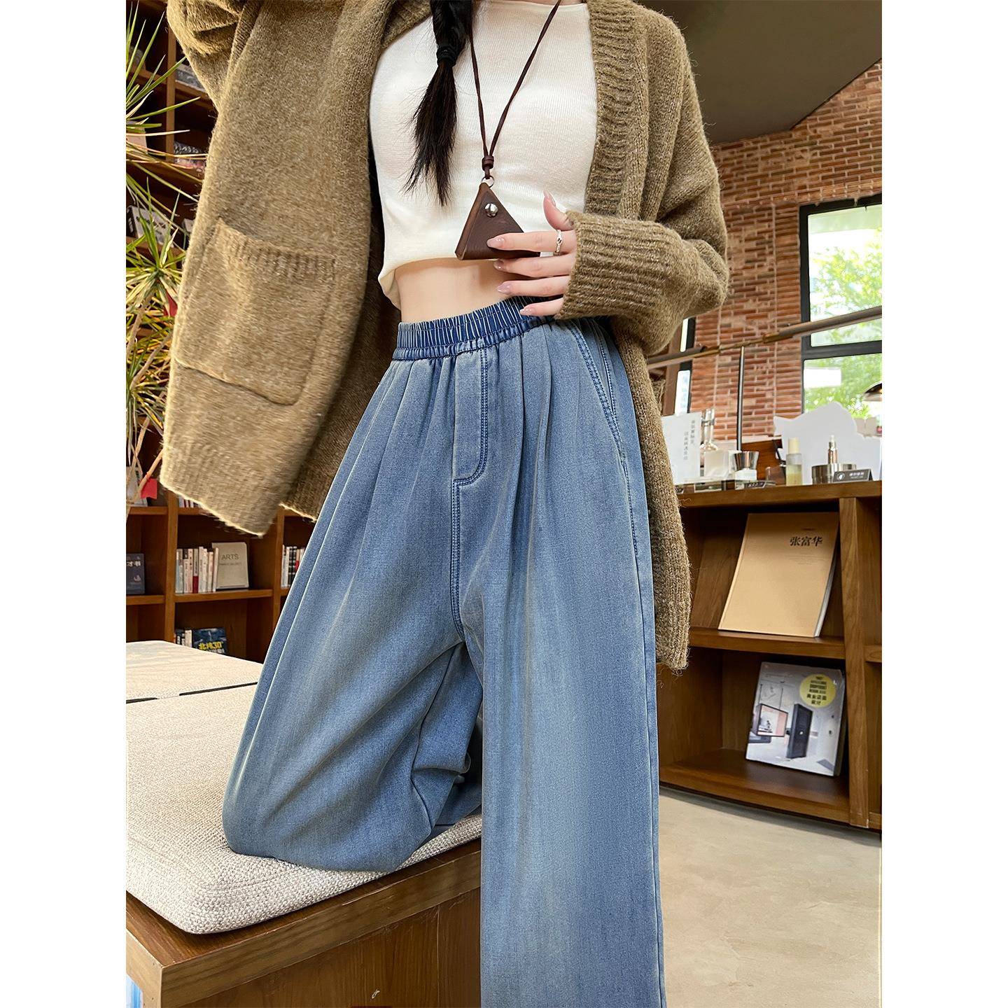 松紧腰牛仔裤女2025新款秋冬加绒加厚直筒裤垂感大码宽松阔腿裤子