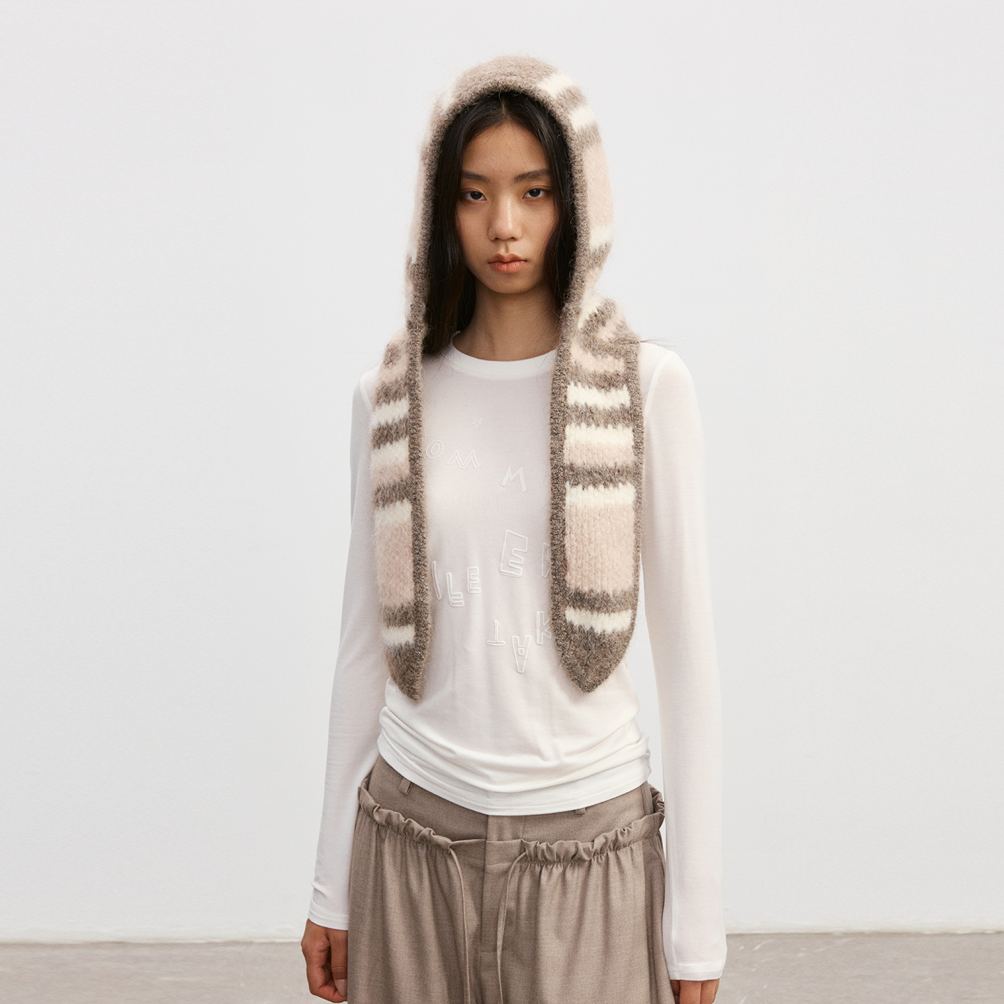 Howwell 25AW 兔耳朵兜帽 软萌造型毛绒保暖可爱帽子